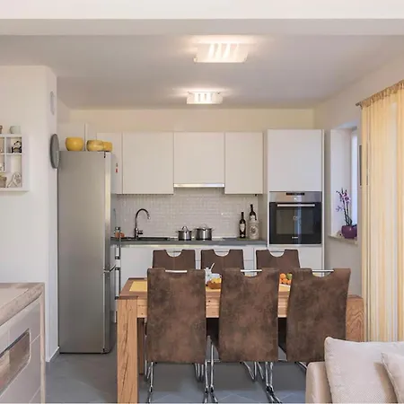 Gorgeous In With House Sea View *