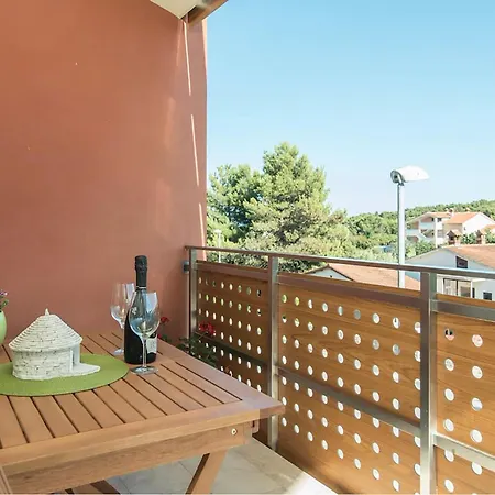 Apartment Gorgeous In With House Sea View Liznjan